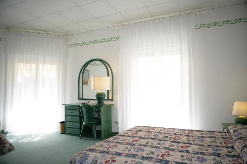 גראדו Hotel Diana חדר תמונה