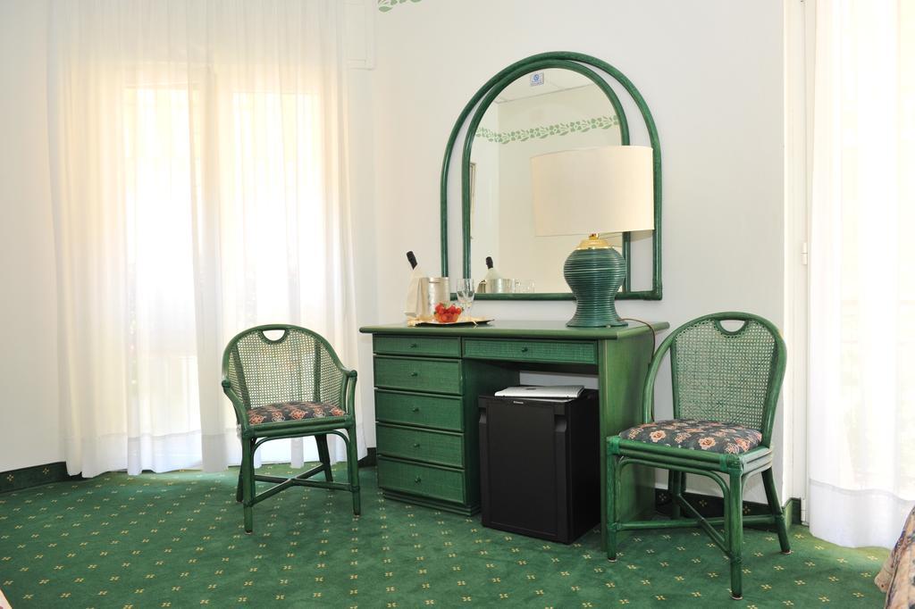 גראדו Hotel Diana מראה חיצוני תמונה