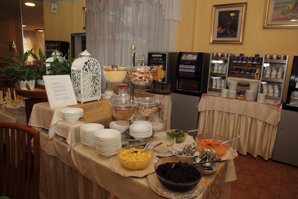 גראדו Hotel Diana מראה חיצוני תמונה