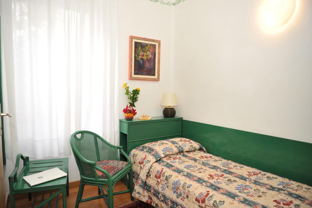 גראדו Hotel Diana מראה חיצוני תמונה